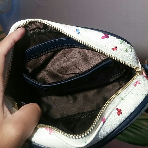 Italian brand small handbag - Picture 6 of 7